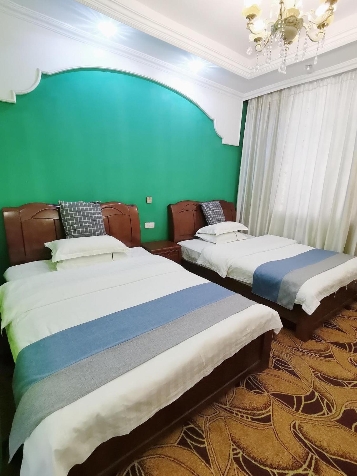 Emeishan Moon Bay Hotel Εξωτερικό φωτογραφία